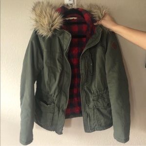 Fur hood olive green hollister jacket